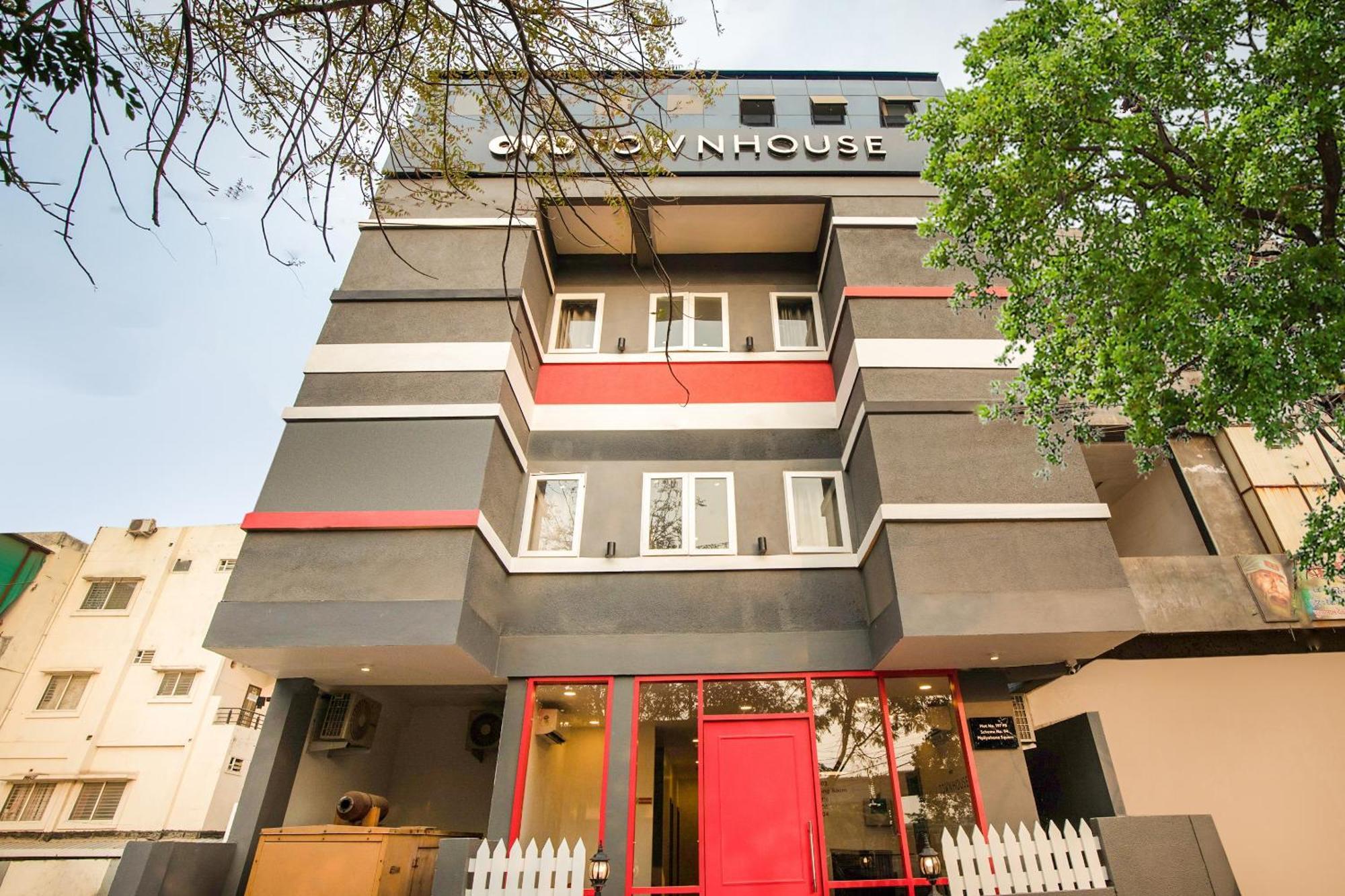 Townhouse Pipliyahana Square Indore