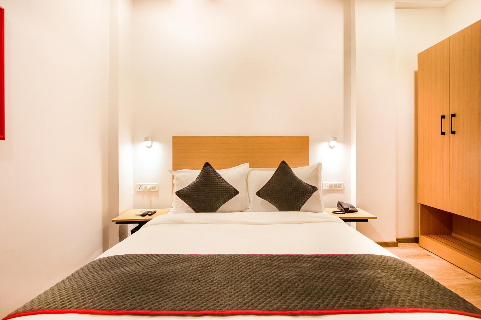 Hotel Townhouse Pipliyahana Square 4*