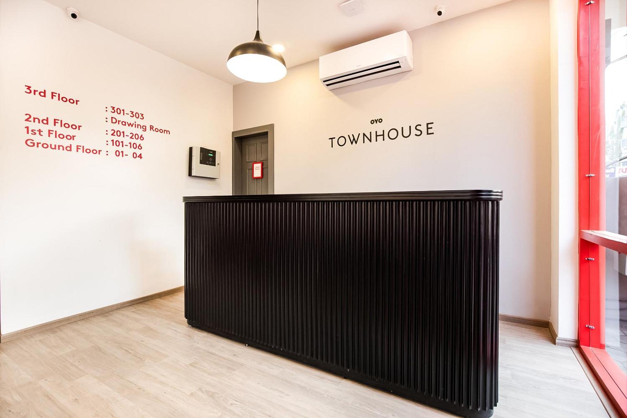 Hotel Townhouse Pipliyahana Square Indore